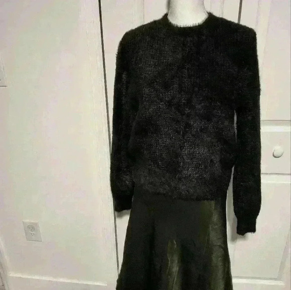 Forever 21 Faux Fur Sweater - Picture 4 of 6